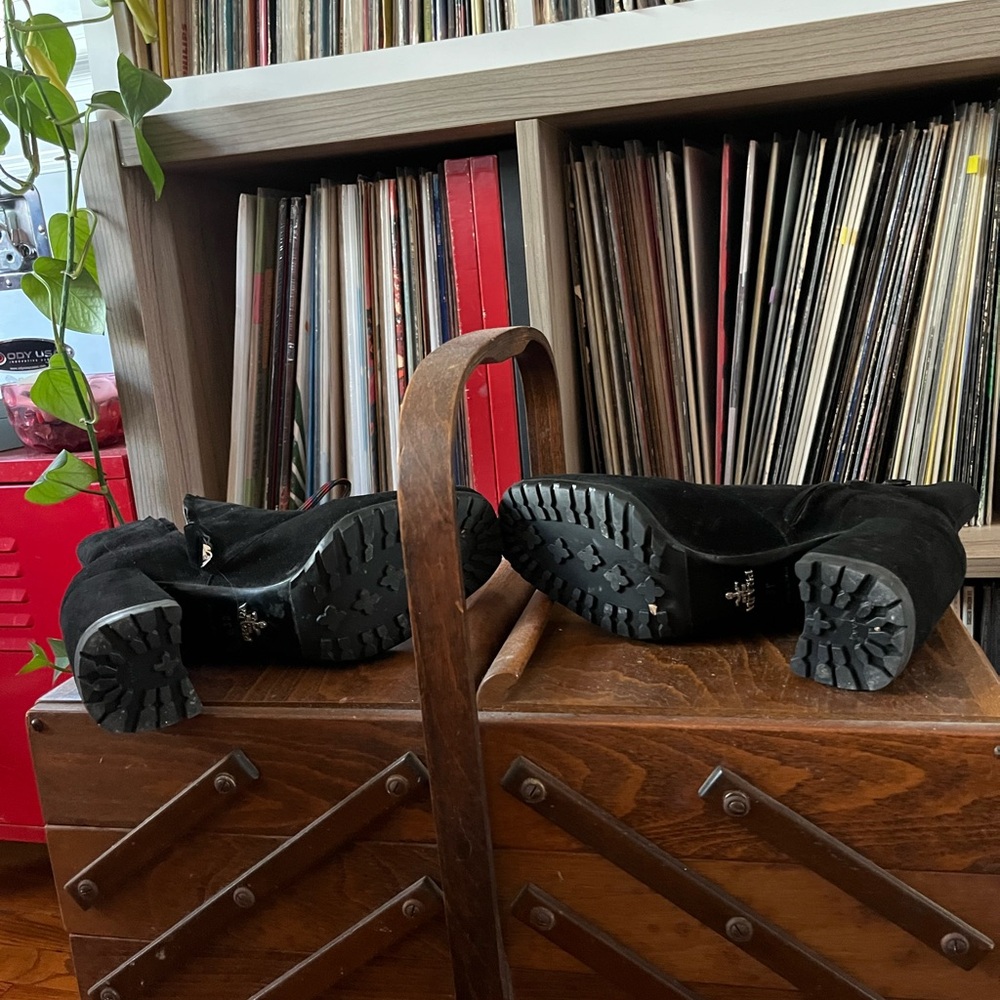 Prada booties lace-up size 38 black
Gently worn. Amazing all around. - Picture 6 of 6